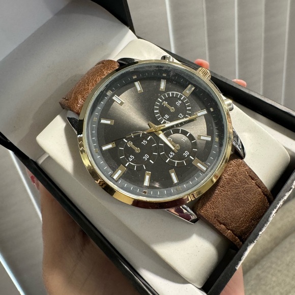 SOLD🌸💐 INC INTERNATIONAL CONCEPTS classic watch - Picture 4 of 9